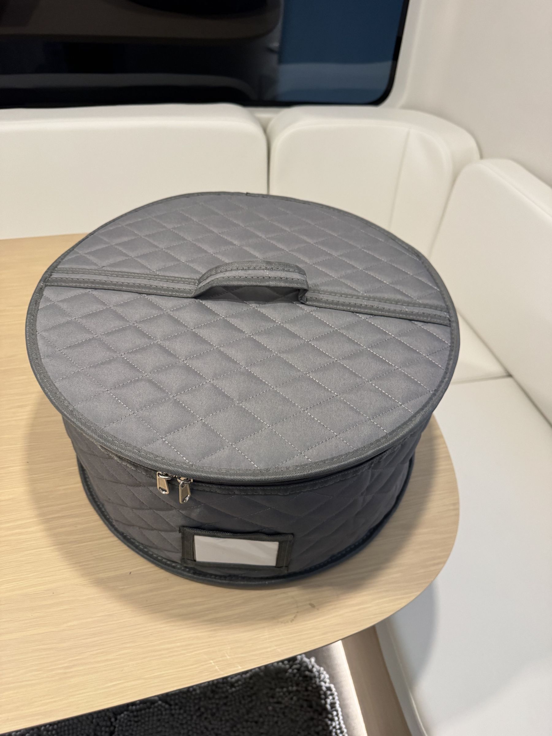 Snug storage case to keep microwave accessories from moving (image 3 of 4)